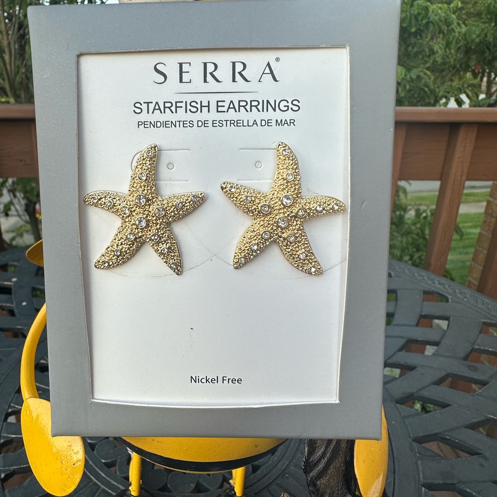 Serra Gold Textured Starfish Studded Earrings